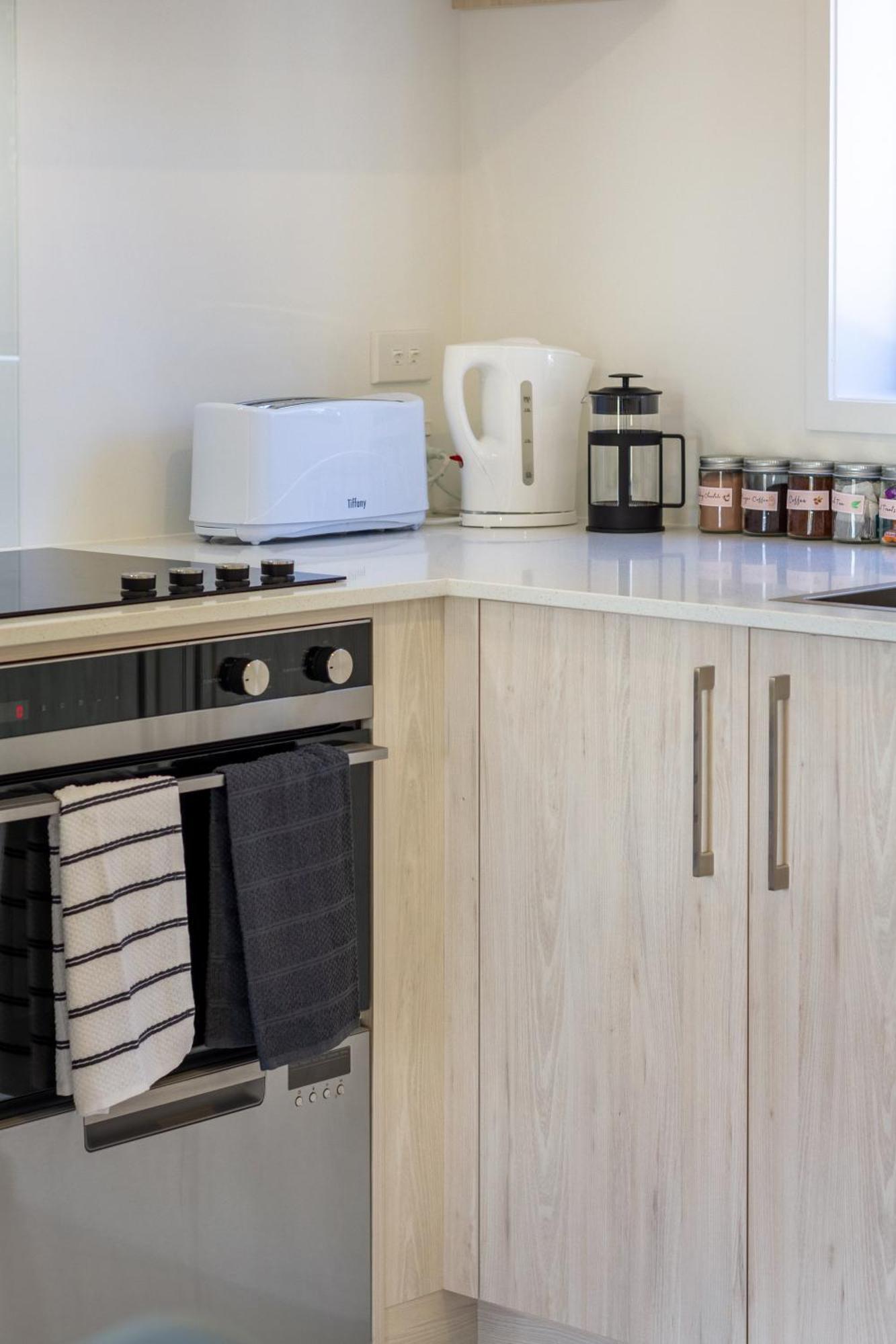 Appartement Conveniently Located 2Br Townhouse In West Akl à Auckland Extérieur photo